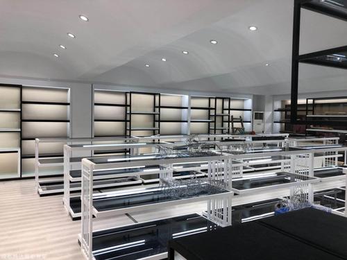 成都騰達展柜 匠心定制，成就酒店用品展示新高度